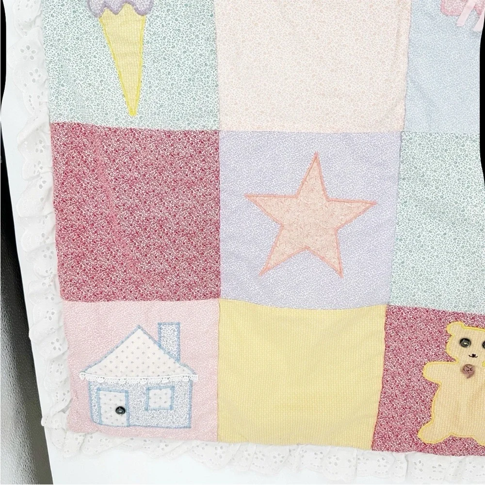 Vintage Handmade Baby Quilt Blanket with Eyelet Trim Approx 43
